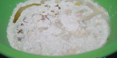 лепешки с помидорами колбасой сальчичон и сметанно-сырной намазкой