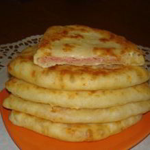 Рецепт Лепешки с сыром и колбасой