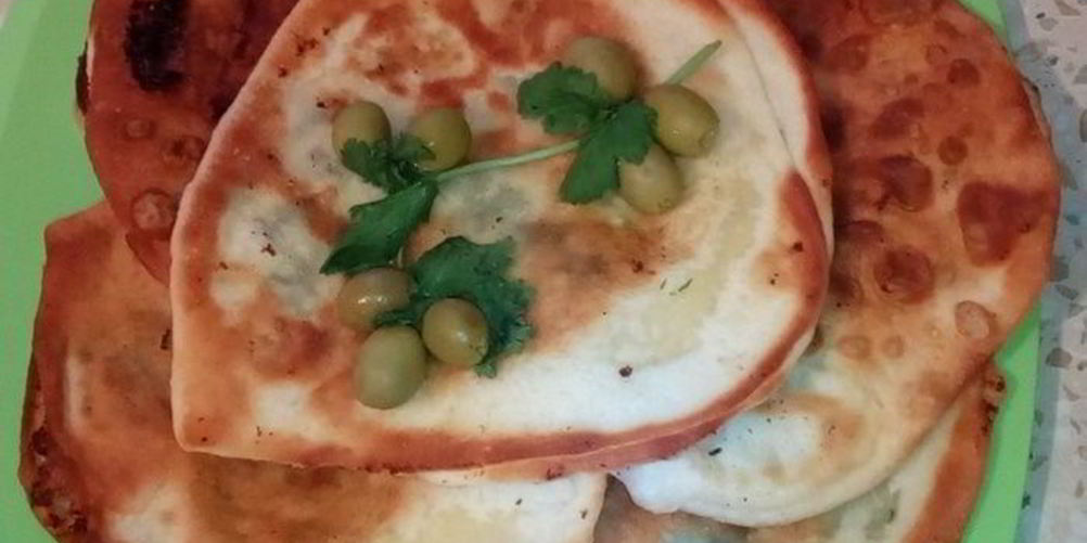 Рецепт лепешки с творогом и кинзой