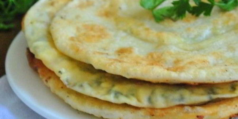 Рецепт лепешки с творогом и сыром