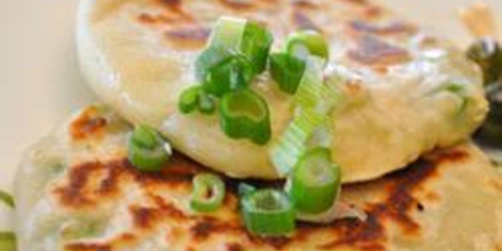 Рецепт лепешки с зеленым луком