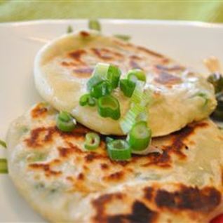 Лепешки с зеленым луком