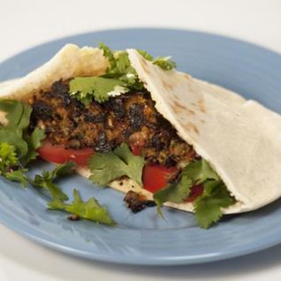 Пита с фасолевыми котлетами