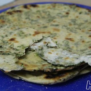 Постные лепешки с зеленым луком