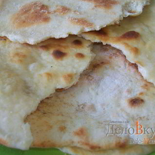 Пресная лепешка на кислом молоке