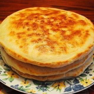 Простые сметанные лепешки на сковороде