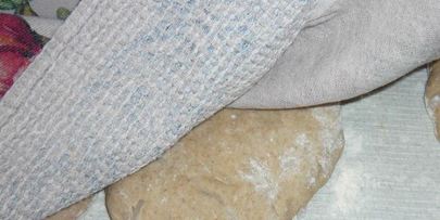 пшенично-ржаные лепешки с луком