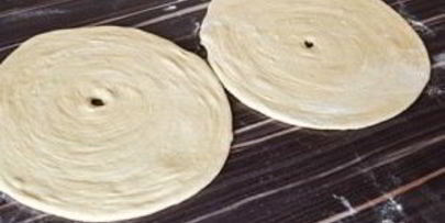 слоеные лепешки на сковороде