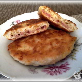Сырные лепешки с ветчиной за 15 минут