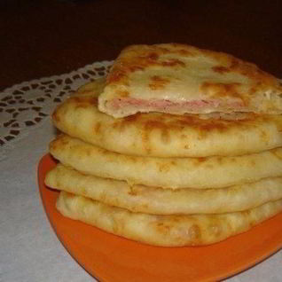 Сырные лепешки