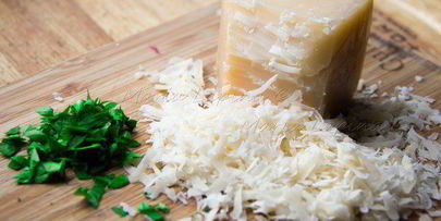 тортильи с острой курицей, овощами и сыром джюгас