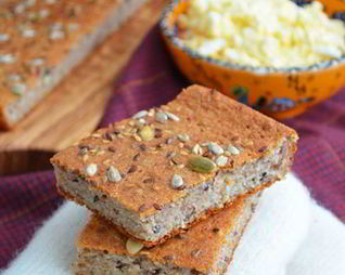 Ячменная лепешка с яичным маслом