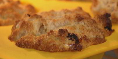 ароматные маффины с яблоками и изюмом