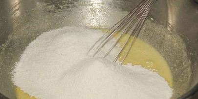 клубнично-кокосовые маффины со сливочным кремом