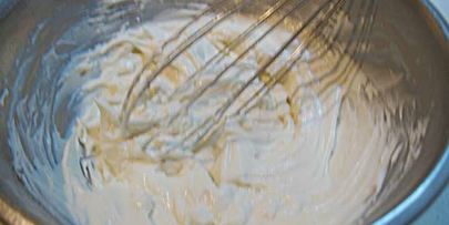 клубнично-кокосовые маффины со сливочным кремом