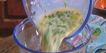 кукурузные маффины с зеленым луком и чили