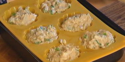 кукурузные маффины с зеленым луком и чили