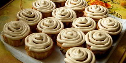 маффины бисквитные с молочно-белым шоколадом