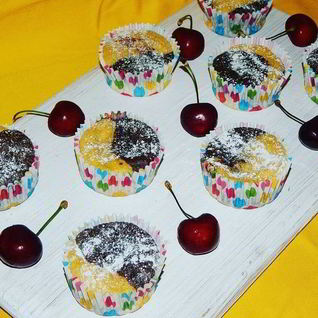 Маффины Дуэт с черешней