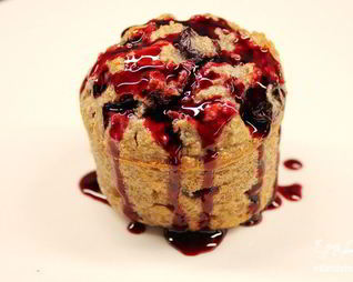 Маффины на гречневых хлопьях с вишней