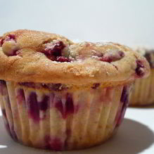 Рецепт Маффины с белым шоколадом и лесными ягодами