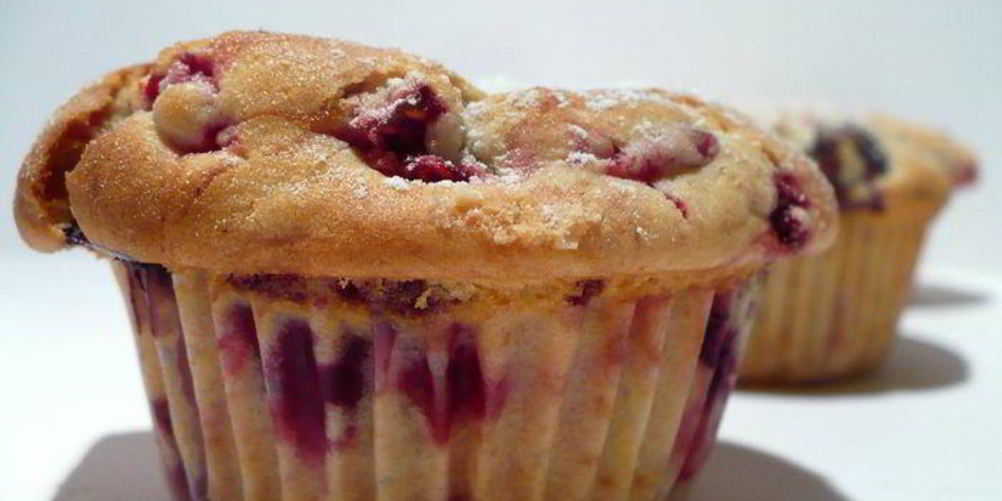 Рецепт маффины с белым шоколадом и лесными ягодами