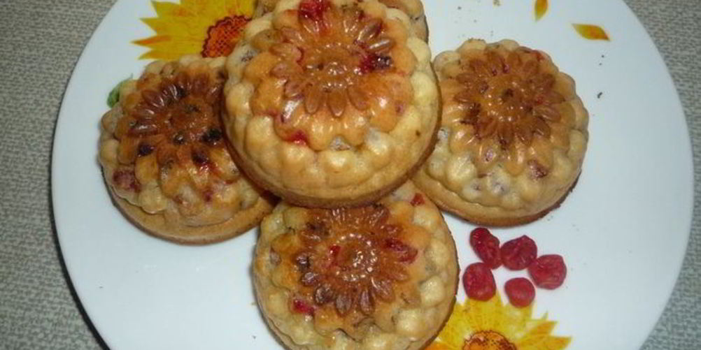 Рецепт маффины с изюмом и вишней