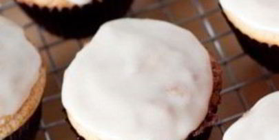 маффины с корицей и кофейной глазурью