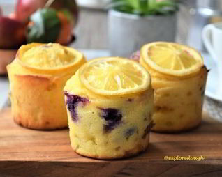 Маффины с рикоттой и голубикой