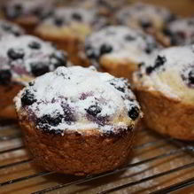 Рецепт Маффины с рикоттой и смородиной