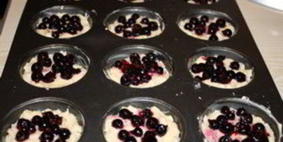 маффины с рикоттой и смородиной