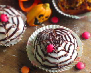 Маффины с тыквой, грушей и шоколадом Хэллоуин