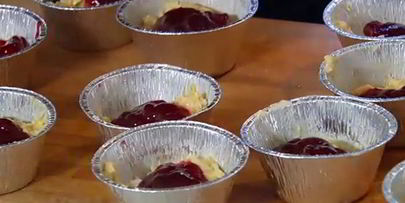 малиновые маффины