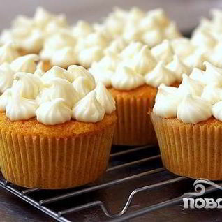 Морковные маффины со сливочной глазурью