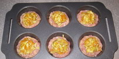 мясные маффины с овощной начинкой