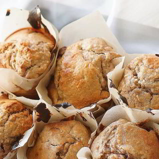 Овсяные маффины с вишней и кокосом