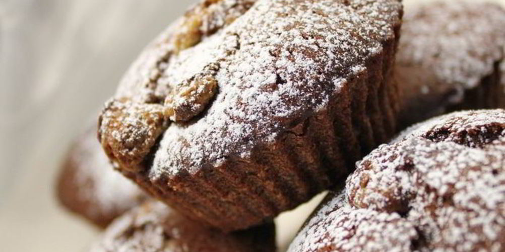 Рецепт шоколадные маффины с халвой