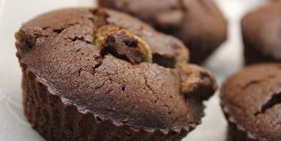 шоколадные маффины с халвой