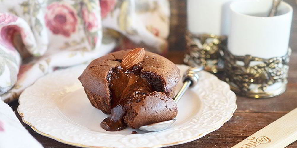 Рецепт шоколадные маффины с жидкой начинкой