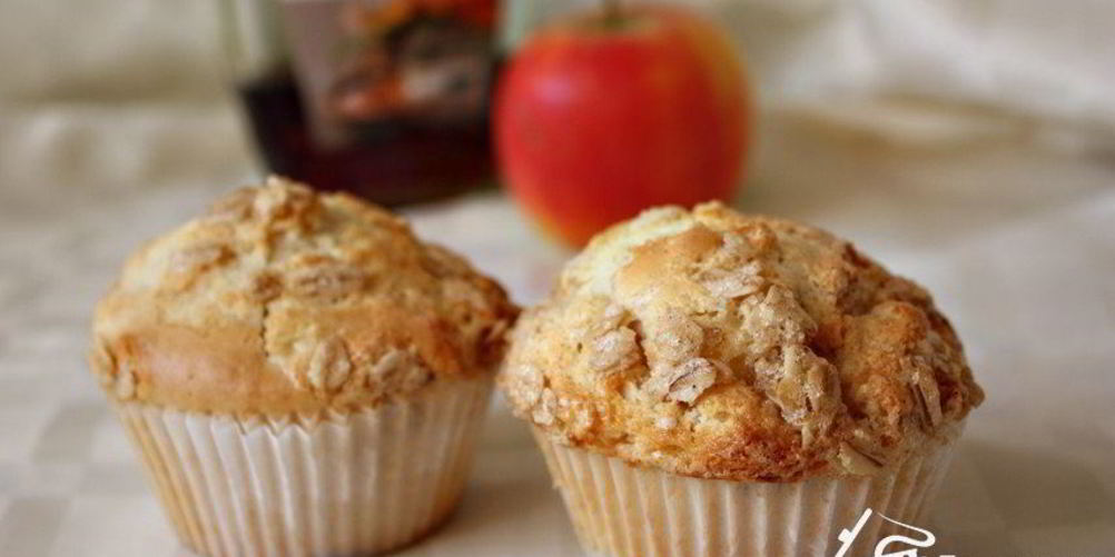 Рецепт яблочные маффины с овсяной посыпкой