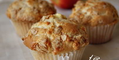 яблочные маффины с овсяной посыпкой