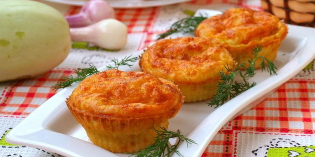 Рецепт закусочные маффины с кабачком и сыром
