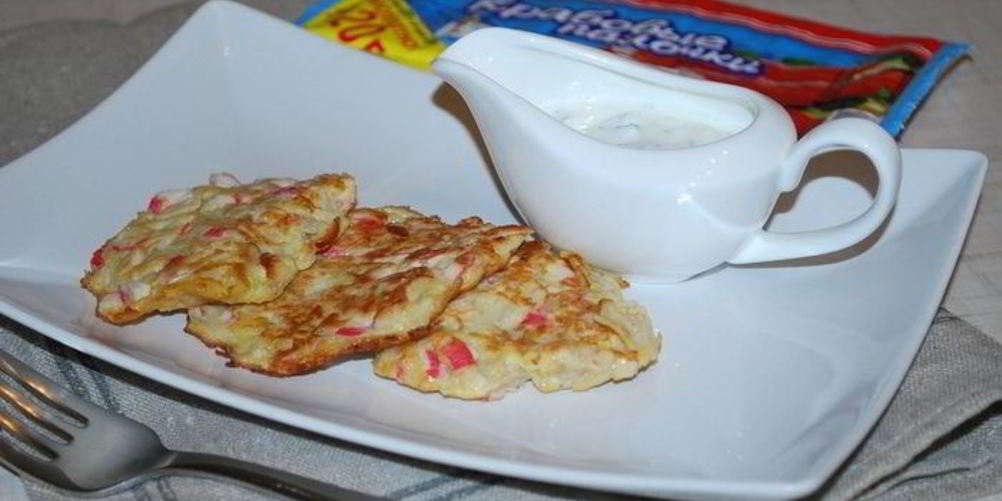 Рецепт диетические оладьи с крабовыми палочками