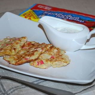 Диетические оладьи с крабовыми палочками