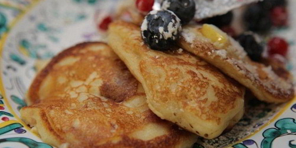 Рецепт фруктовые оладьи на кефире