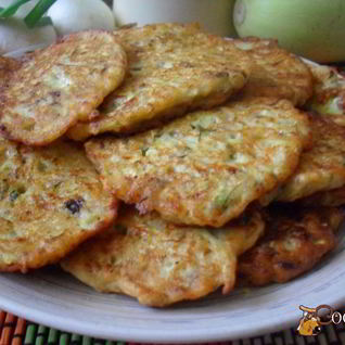 Кабачковые оладьи с шампиньонами