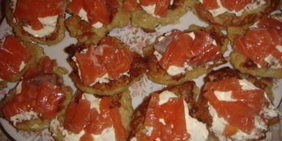 картофельные оладьи с семгой