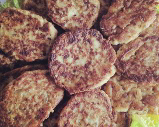 Хлебные апулийские оладьи с каперсами и сельдереем