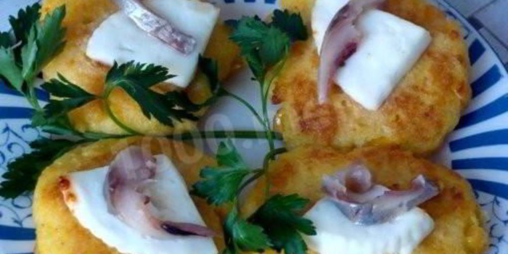 Рецепт кукурузные оладьи с сыром моцарелла