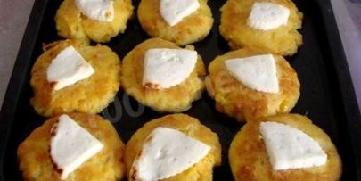 кукурузные оладьи с сыром моцарелла